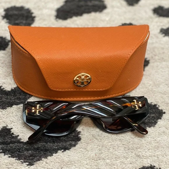 Tory Burch Kira Cat Eye Sunglasses - Tortoise - Picture 6 of 7